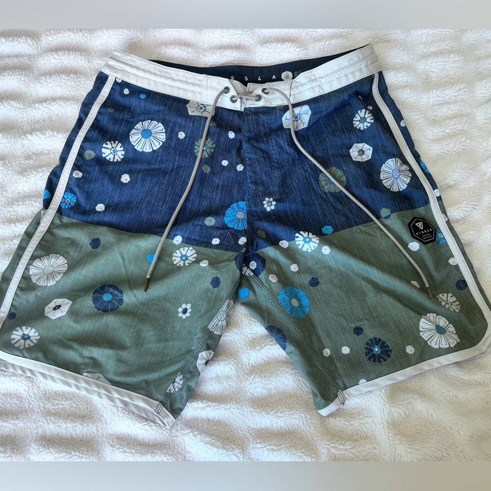 Vissla Floral Patchwork Swim board Shorts Sz Large Mens EUC